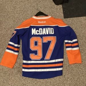 NHL Hockey Connor Mcdavid Mens Size 50 Offical Jersey #97 Wt Fight Strap